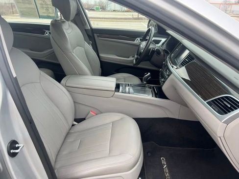 Used 2015 Hyundai Genesis 3.8 image 33