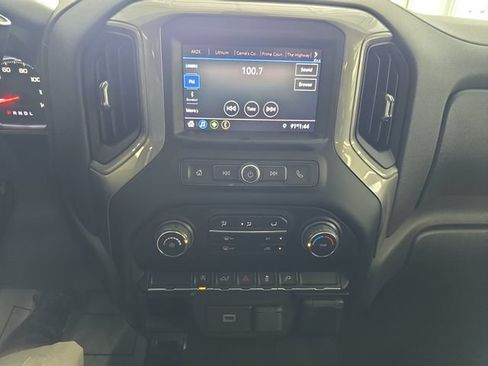 Used 2020 Chevrolet Silverado 1500 Custom w/ Custom Value Package AWD/4WD image 15