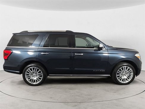 Used 2024 Ford Expedition Platinum image 6