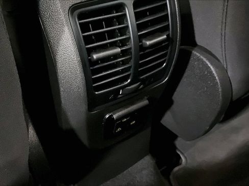 Used 2017 Ford Escape SE w/ SE Cold Weather Package AWD/4WD image 31