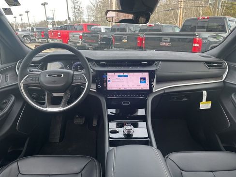 New 2026 Jeep Grand Cherokee L Limited AWD/4WD image 13