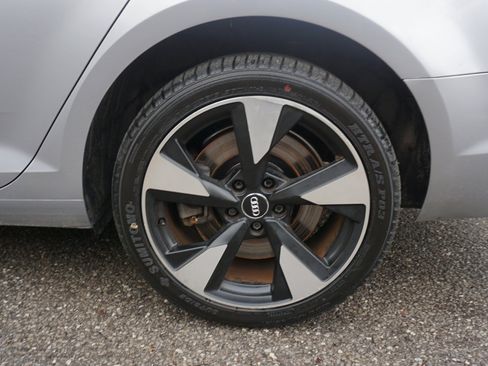 Used 2017 Audi A4 2.0T Premium image 10