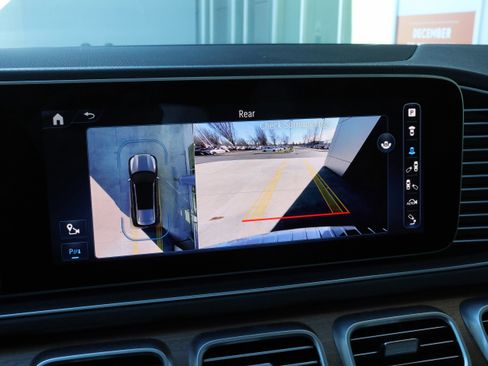 Used 2024 Mercedes-Benz GLS 450 4MATIC image 24