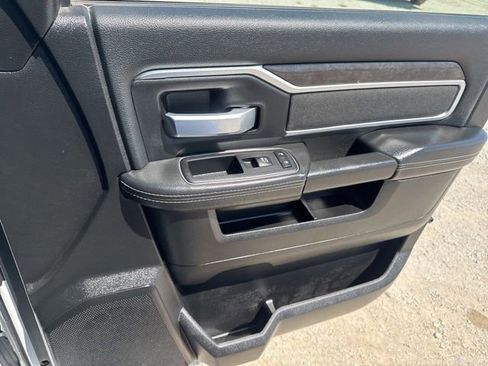 Used 2024 RAM 2500 Big Horn AWD/4WD image 17