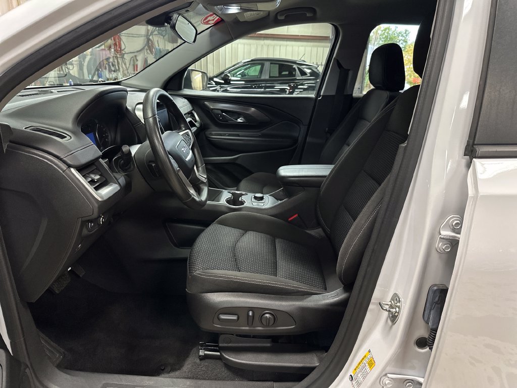 Used 2024 GMC Terrain SLE w/ Driver Convenience Package AWD/4WD image 14