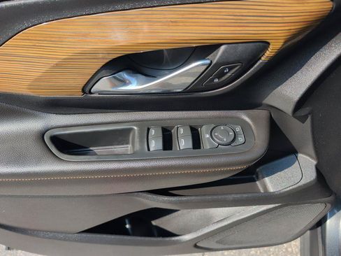Used 2021 GMC Terrain SLE FWD image 17