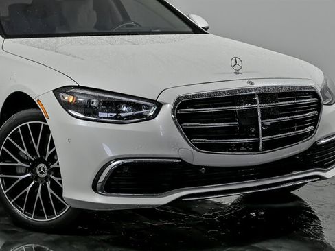 Used 2021 Mercedes-Benz S 580 4MATIC Sedan image 2