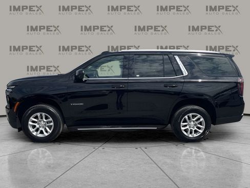 Used 2025 Chevrolet Tahoe LT AWD/4WD image 2