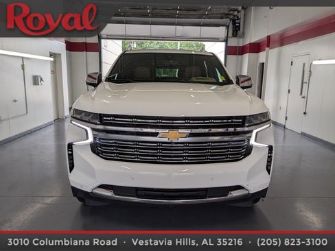 Used 2021 Chevrolet Suburban Premier w/ Premium Package RWD image 6