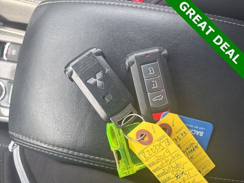 Used 2019 Mitsubishi Outlander SEL image 23