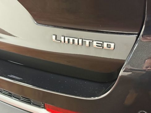 Used 2023 Jeep Grand Cherokee L Limited w/ Luxury Tech Group II image 53