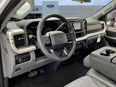 New 2025 Ford F350 XLT w/ FX4 Off-Road Package image 7
