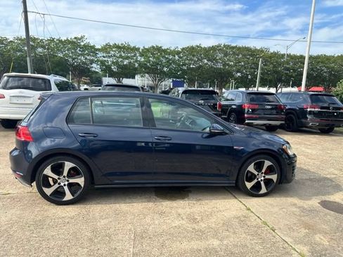 Used 2017 Volkswagen Golf 4-Door FWD image 4
