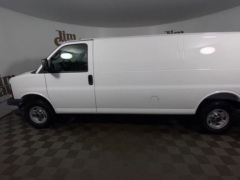 New 2025 GMC Savana 3500 Extended w/ Driver Convenience Package image 5