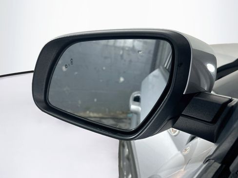 Used 2025 Hyundai Venue SEL FWD image 16