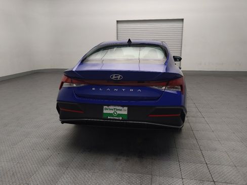 Used 2024 Hyundai Elantra SEL FWD image 7