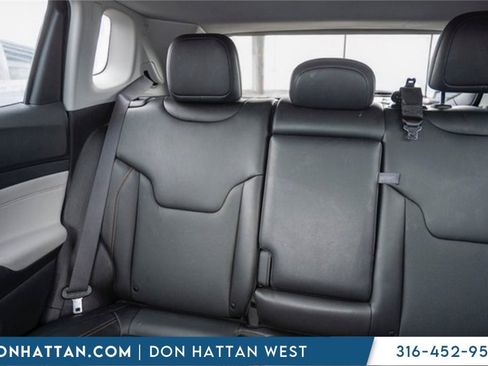 Used 2022 Jeep Compass Limited image 18