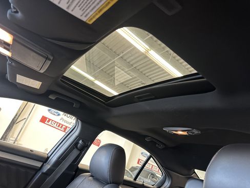 Used 2015 Ford Taurus SEL w/ Equipment Group 201A image 4