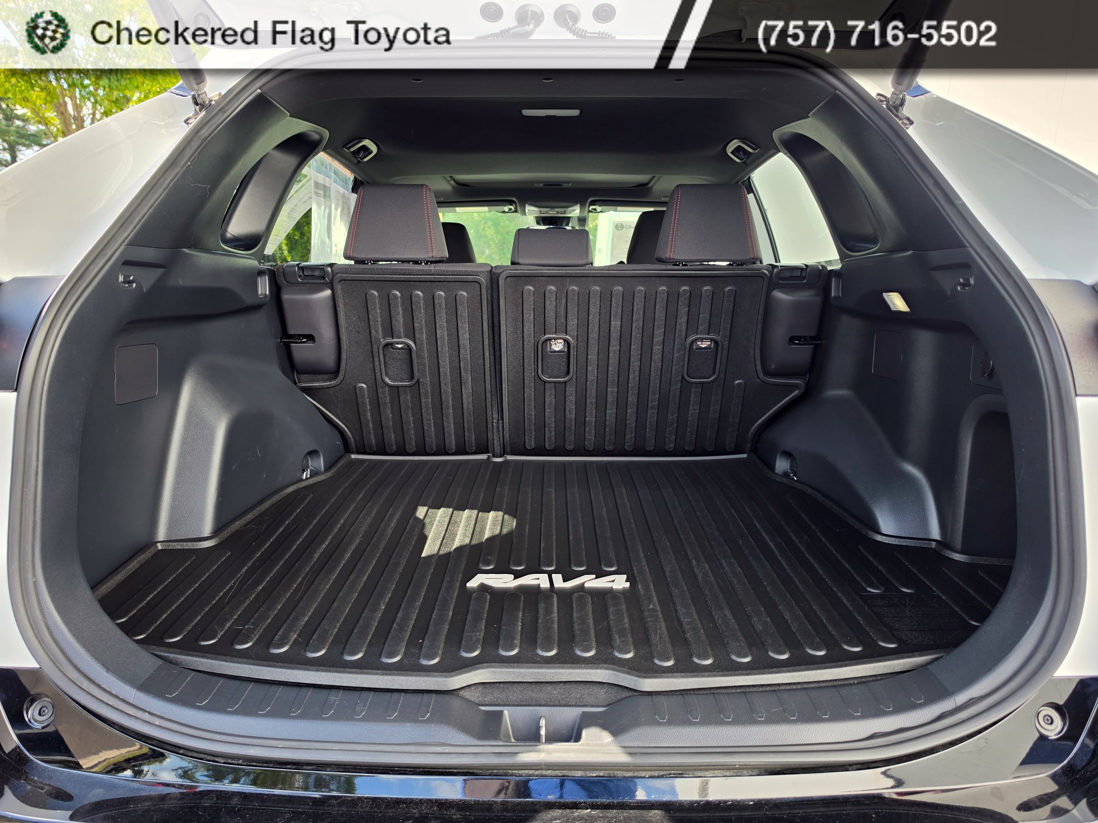 Used 2024 Toyota RAV4 SE w/ Weather & Moonroof Package AWD/4WD image 12