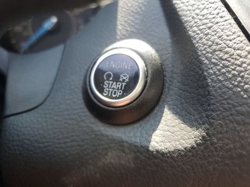Used 2016 Ford Focus Titanium FWD image 17