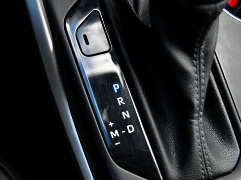 Used 2023 Toyota Highlander XLE AWD/4WD image 28