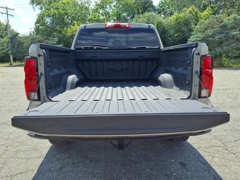 Used 2023 Chevrolet Colorado Trail Boss w/ Advanced Trailering Package AWD/4WD image 8