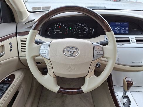 Used 2009 Toyota Avalon Limited image 19