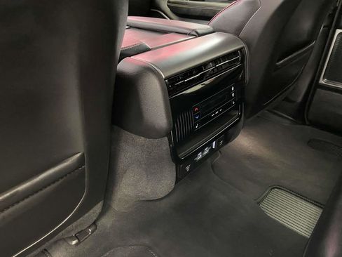 Used 2025 Jeep Wagoneer L Series II w/ 8-pass Seating Package image 13