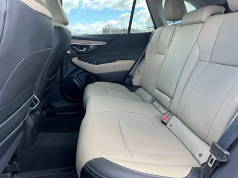 Used 2025 Subaru Outback Limited AWD/4WD image 12