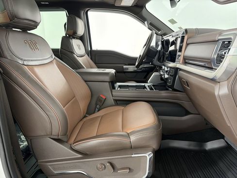 Certified 2025 Ford F450 King Ranch w/ FX4 Off-Road Package image 33