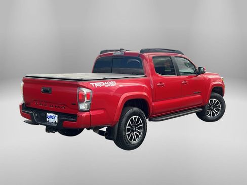 Used 2021 Toyota Tacoma TRD Sport w/ TRD Premium Sport Package AWD/4WD image 4