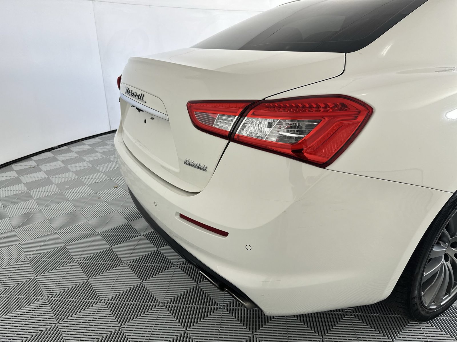 Used 2018 Maserati Ghibli RWD image 26