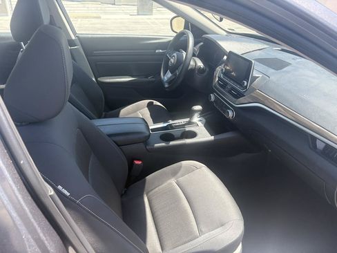 Used 2025 Nissan Altima 2.5 SV FWD image 48
