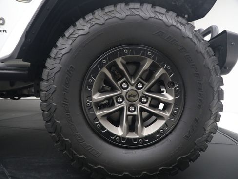 Used 2024 Jeep Wrangler Unlimited Rubicon 392 image 37