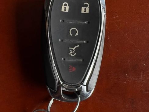 Used 2020 Chevrolet Traverse LT image 51