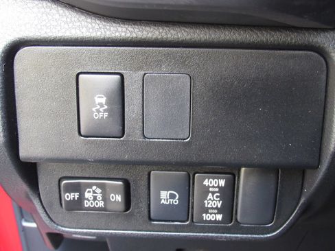 Used 2023 Toyota Tacoma TRD Off-Road AWD/4WD image 33