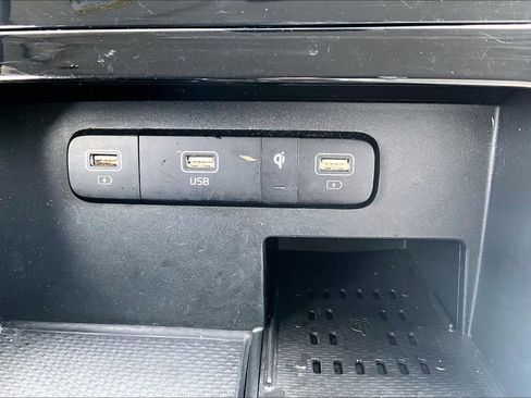 Used 2022 Kia Carnival SX FWD image 32