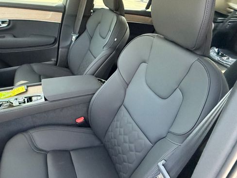 New 2026 Volvo XC90 T8 Plus w/ Protection Package Premier AWD/4WD image 19