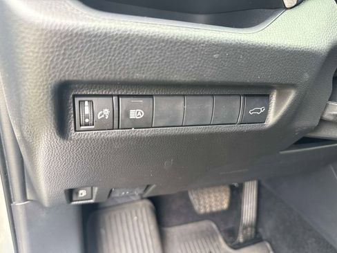 Used 2022 Toyota RAV4 XLE Premium image 29