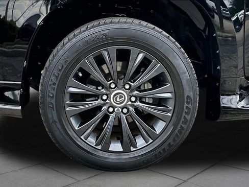 Used 2023 Lexus GX 460 Premium w/ Accessory Package AWD/4WD image 11