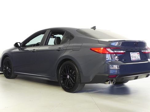 Used 2025 Toyota Camry SE FWD image 9