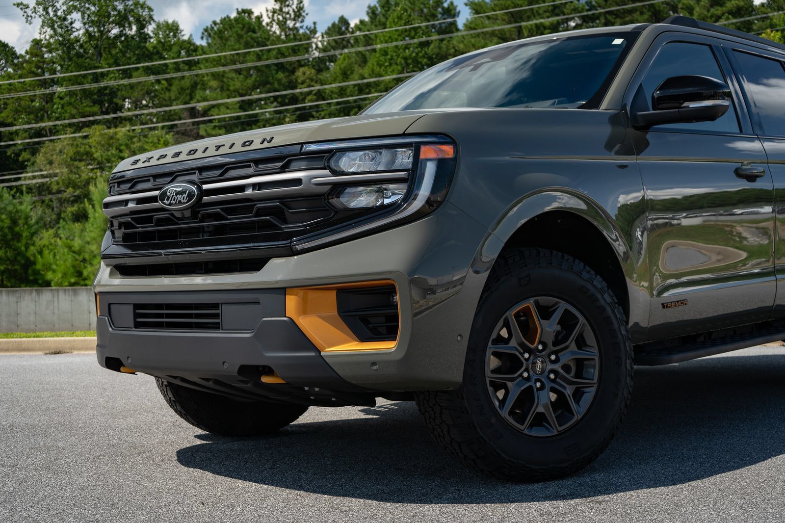 Used 2025 Ford Expedition Tremor AWD/4WD image 6