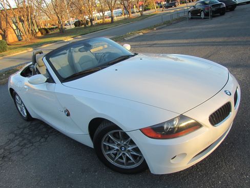 Used 2004 BMW Z4 2.5i image 3