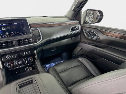 Used 2021 Chevrolet Tahoe Z71 w/ Rear Media and Nav Package image 27