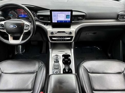 Certified 2023 Ford Explorer XLT w/ Equipment Group 202A image 5