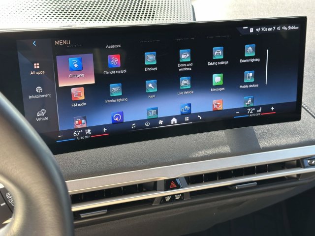 Certified 2024 BMW iX xDrive50 w/ Sport Package AWD/4WD image 33