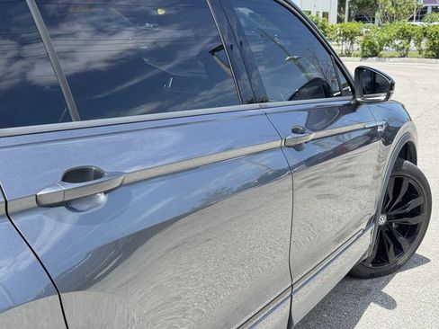 Used 2021 Volkswagen Tiguan SE R-Line image 8