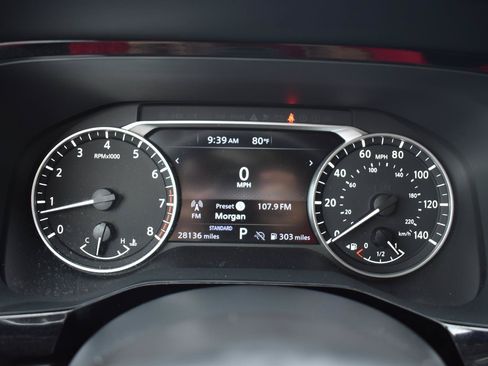 Used 2024 Nissan Pathfinder SV FWD image 32