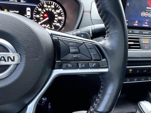 Used 2020 Nissan Altima 2.5 SR w/ Premium Package image 24