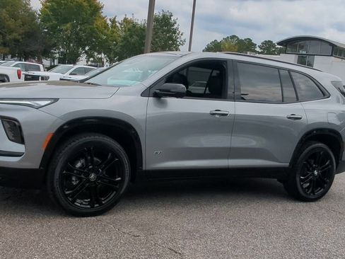 Used 2026 Buick Enclave Sport Touring w/ Power Package image 4